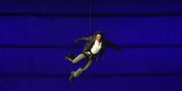 पेरिस ओलंपिक 2024 में दिखा Tom Cruise का जलवा, मनु भाकर-श्रीजेश ने थामा तिरंगा