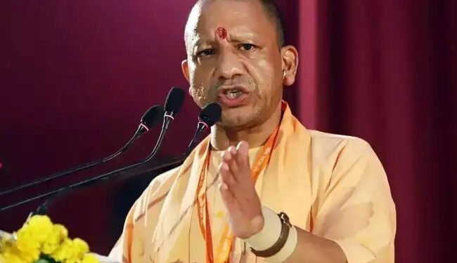 बंगाल हिंसा पर बोले CM योगी, कहा- दंगाइयों का इलाज डंडे से ही…’