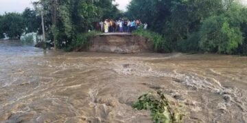 बिहार में बाढ़ की तबाही, 16 जिलों में NDRF- SDRF की 12-12 टीमें तैनात
