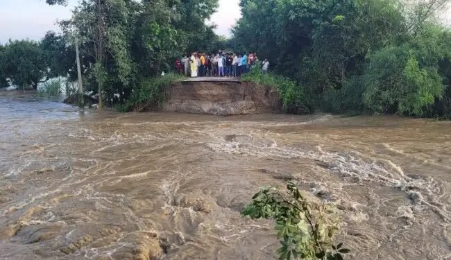 बिहार में बाढ़ की तबाही, 16 जिलों में NDRF- SDRF की 12-12 टीमें तैनात
