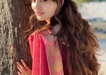 क्या रामायण में सीता बनने की हक़दार थीं उर्वशी रौतेला!