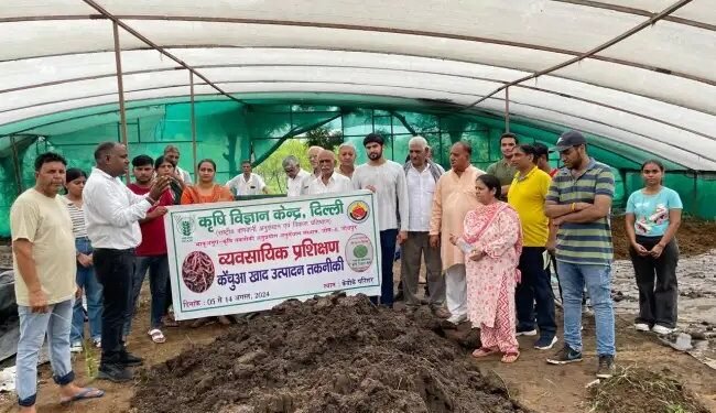 व्यावसायिक प्रशिक्षण ’’केंचुआ खाद उत्पादन तकनीकी’’ का समापन