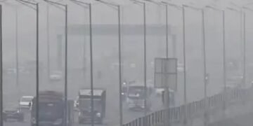 दिल्ली में AQI 450, प्रदूषण को लेकर सीएम आतिशी ने शुरु किया दौरा