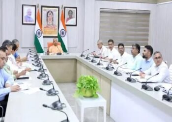 CM योगी का गन्ना किसानों के हित में बड़ा फैसला, चीनी मिलों के लिए आदेश जारी