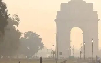 दिल्ली में खतरनाक स्तर पर है AQI, जानें क्या है वायु गुणवत्ता?