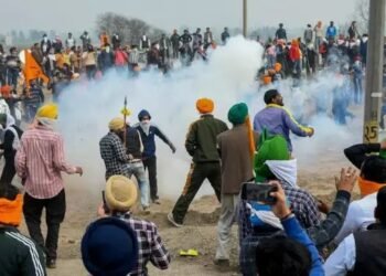 किसान नेताओं को पड़ी हाईकोर्ट की फटकार, कहा आप बच्चों को बना रहे मोहरा
