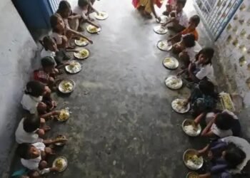 ठाणे के स्कूल में मिड-डे मील खाने से 45 बच्चे अस्पताल में भर्ती