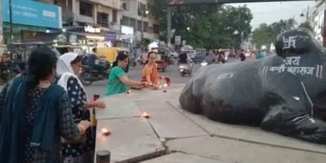 मोदी जी के तीसरी बार प्रधानमंत्री पद ग्रहण करते ही काशी में जले दीपक, बटी मिठाई