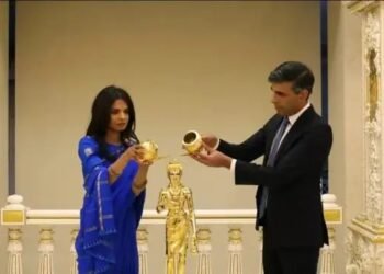 ब्रिटिश प्रधानमंत्री ऋषि सुनक ने मंदिर में दर्शन कर हिंदू धर्म के बारे में खुलकर बात