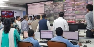 बारिश में डूबा मुंबई! CM शिंदे ने BMC के आपदा प्रबंधन कंट्रोव रूम का किया दौरा