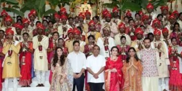 अंबानी परिवार ने किया 50 बेटियों को विदा,उपहार में दी सोने- चांदी समेत ये चीजें