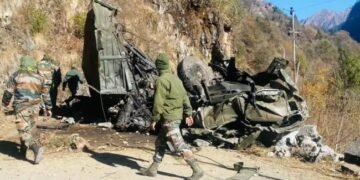 JK: बांदीपोरा में बड़ा हादसा, पहाड़ी से नीचे गिरा सेना का ट्रक, 2 जवानों की मौत