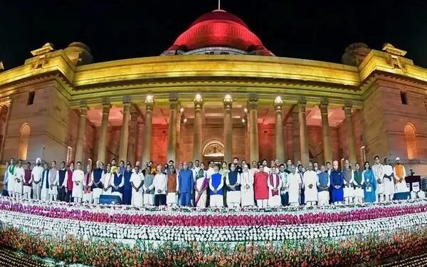 फिर मैदान में उतरे मोदी, जानें कौन से नए चेहरों को मिली कैबिनेट में जगह….