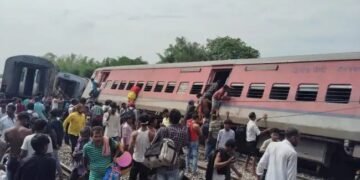 गोडा ट्रेन हादसा: पटरी से उतरे ट्रेन के डिब्बे, प्रशासन को सीएम योगी के सख्त निर्देश