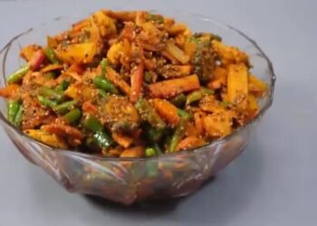 घर पर बनाएं चटपटा मिक्स वेज आचार, हर बच्चों से लेकर बुजुर्गों का फेवरेट