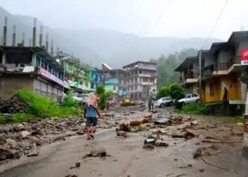 Himachal: बादल फटने से हिमाचल में तबाही: 5 की मौत, 16 लापता, सैकड़ों गांव अंधेरे में….
