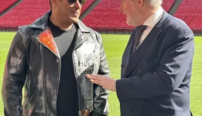 फायरिंग के बाद पहली बार लंदन पहुंचे सलमान खान, ब्रिटेन MP ने शेयर की तस्वीरें