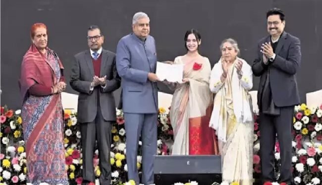 उपराष्ट्रपति ने इंद्रप्रस्थ महिला कॉलेज के शताब्दी समारोह को संबोधित किया