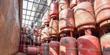 चुनाव से पहले कॉमर्शियल सिलेंडर के दामों में आई कमी, जानें आपके राज्य के दाम