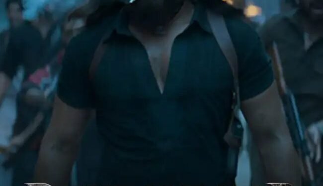 ‘धुरंधर’ के फर्स्ट लुक में दिखा सस्पेंस, दमदार डायलॉग्स और तगड़ा एक्शन