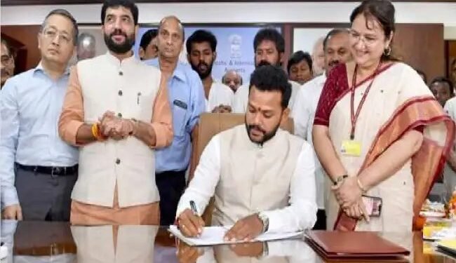 केंद्रीय मंत्री किंजरापु राममोहन नायडू ने नागर विमानन मंत्रालय का कार्यभार संभाला