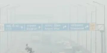 दिवाली से पहले दिल्ली में धुंध, AQI 350 पार!