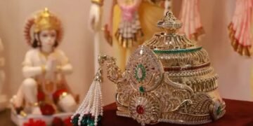 सूरत के इस कारोबारी ने राम लला को दिया सबसे बड़ा तोहफा, भेट किया 11 करोड़ का मुकुट