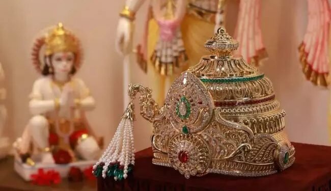 सूरत के इस कारोबारी ने राम लला को दिया सबसे बड़ा तोहफा, भेट किया 11 करोड़ का मुकुट