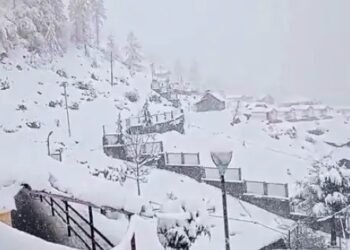 J&K: लगातार जारी है बारिश और बर्फबारी, IMD ने जारी किया अलर्ट!