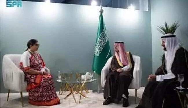 केन्द्रीय मंत्री स्मृति ईरानी हज एवं उमराह सम्मेलन के उद्घाटन सत्र में शामिल हुए