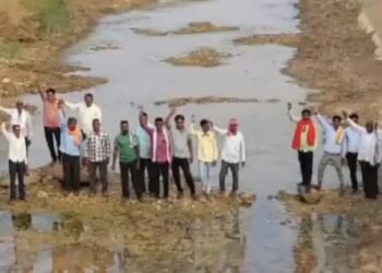 15 गांव के किसानों ने शुरु की भूख हड़ताल, 7 दिनों से पानी की मांग को लेकर धरने पर बैठे!