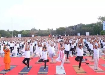 योग महोत्सव में हजारों लोगो ने भाग लिया