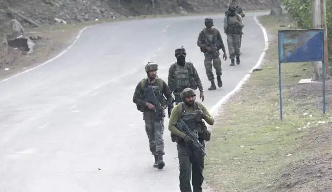 राजौरी में फिर सेना के शिविर पर गोलीबारी, एक आतंकी ढेर, सर्च ऑपरेशन जारी