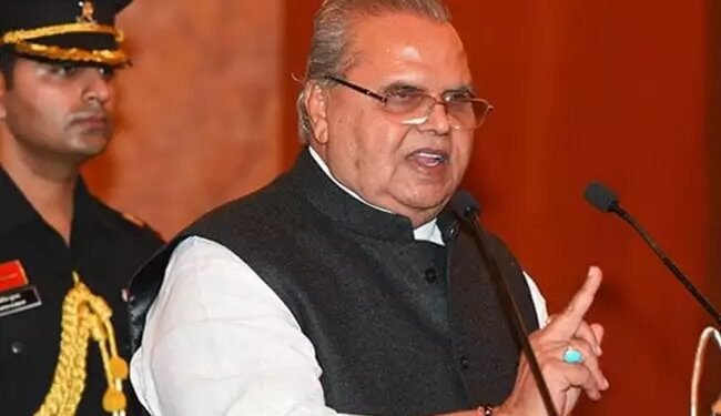 सत्यपाल मलिक के घर पहुंची CBI की टीम, हाइड्रो इलेक्ट्रिक प्रोजेट से जुड़ा है मामला