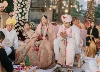 नीरज चोपड़ा ने टेनिस खिलाड़ी हिमानी मोर से रचाई शादी, सोशल मीडिया पर तस्वीरें देख फैंस हैरान!