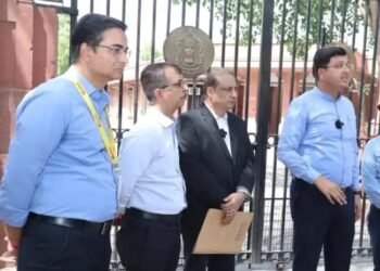 देश भर के नीट स्टूडेंट्स ने स्कैम की बात कह सुप्रीम कोर्ट में अपनी अर्जी दी