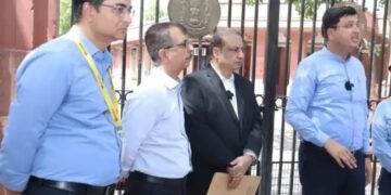 देश भर के नीट स्टूडेंट्स ने स्कैम की बात कह सुप्रीम कोर्ट में अपनी अर्जी दी
