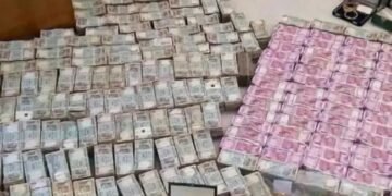 आयकर  टीम ने भंडारी फाइनेंस व आदिनाथ कोऑपरेटिव बैंक पर छापा मारा