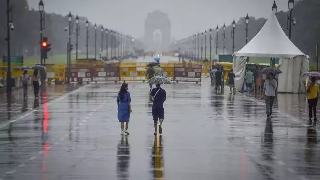 इन राज्यों में होगी झमाझम बारिश, पंजाब में ओलावृष्टि की आशंका, जानें मौसम का हाल