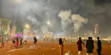 दिवाली पर राजधानी हुई धुंआ-धुंआ, PM2.5 का लेवल पहुंचा 1450 के पार