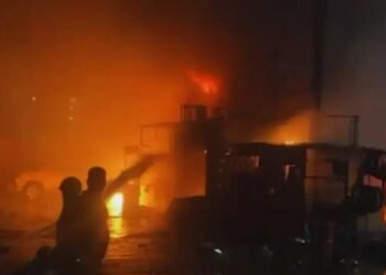 मप्र के मंदसौर में योजना के पाइपों में लगी भीषण आग, करोड़ों का नुकसान!