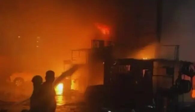 मप्र के मंदसौर में योजना के पाइपों में लगी भीषण आग, करोड़ों का नुकसान!