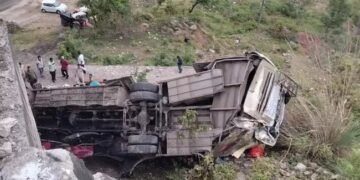 दुर्ग में बड़ा सड़क हादसा, बस खाई में गिरने से 12 लोगों की मौत, PM MODI ने जताया दुख