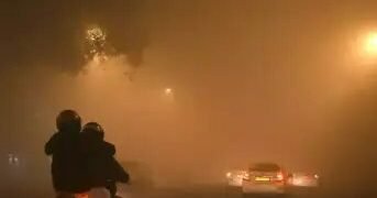 गुरुवार रात दिल्ली का पारा पहुंचा 10 डिग्री, इन राज्यों में गिरा तापमान, जानें क्या है मौसम अपडेट?
