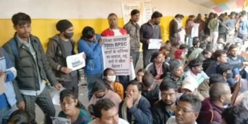बिहार में सड़कों पर उतरे छात्र, BPSC एक्जाम को लेकर चल रहा प्रदर्शन