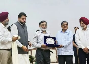 डॉ. प्रदीप छुनेजा को एपिकल्चर में लाइफटाइम अचीवमेंट अवॉर्ड से सम्मानित किया गया