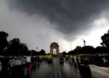 बारिश और हवाओं ने बदला दिल्ली का मौसम, जानें आज कैसे रहेगा वेदर का हाल