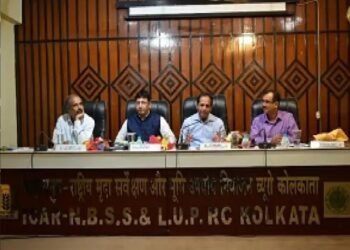 डॉ. हिमांशु पाठक ने आईसीएआर-एनबीएसएस एंड एलयूपी केंद्र, कोलकाता का दौरा किया