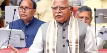 खट्टर ने अचानक दिया इस्तीफा, क्या अकेले दम पर सरकार बनाएगी BJP, कौन बनेगा नया CM?