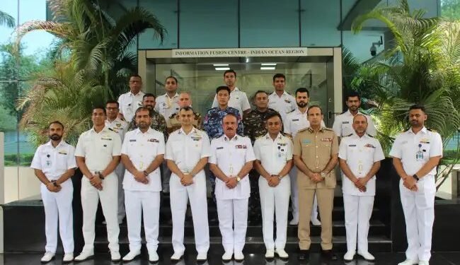 भारतीय नौसेना और ओमान की रॉयल नेवी के बीच स्टाफ स्तंर की बातचीत का आयोजन